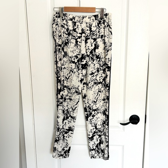 Black and white female slacks - Picture 2 of 2